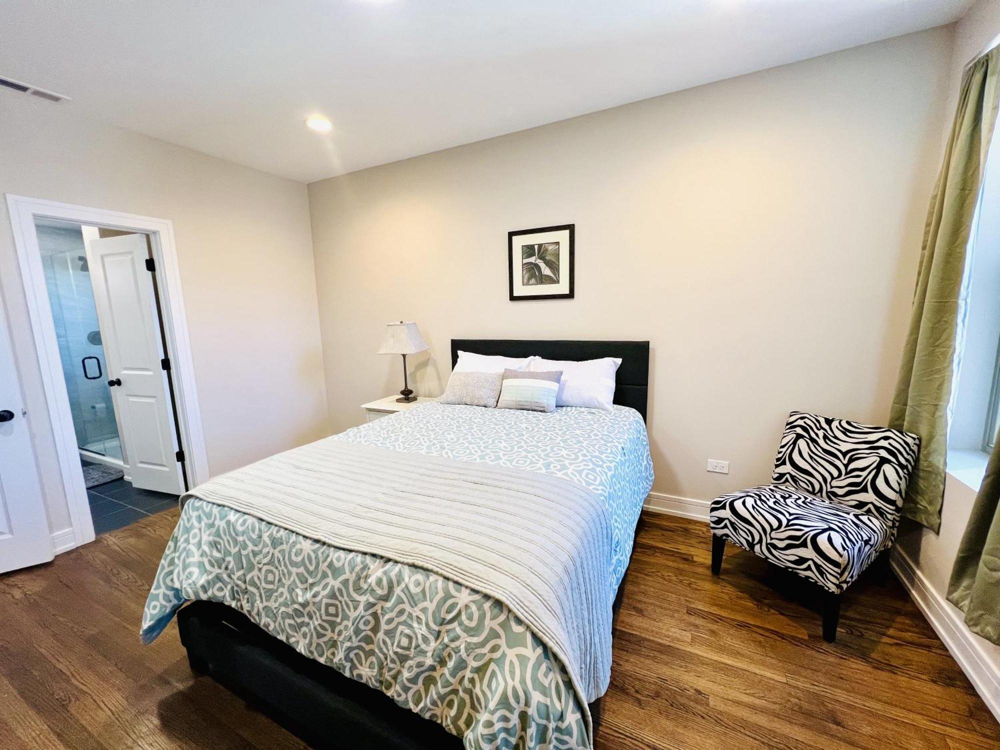 Harmony Near The Lake, Modern 3 Bed 2 Bath * Chicago