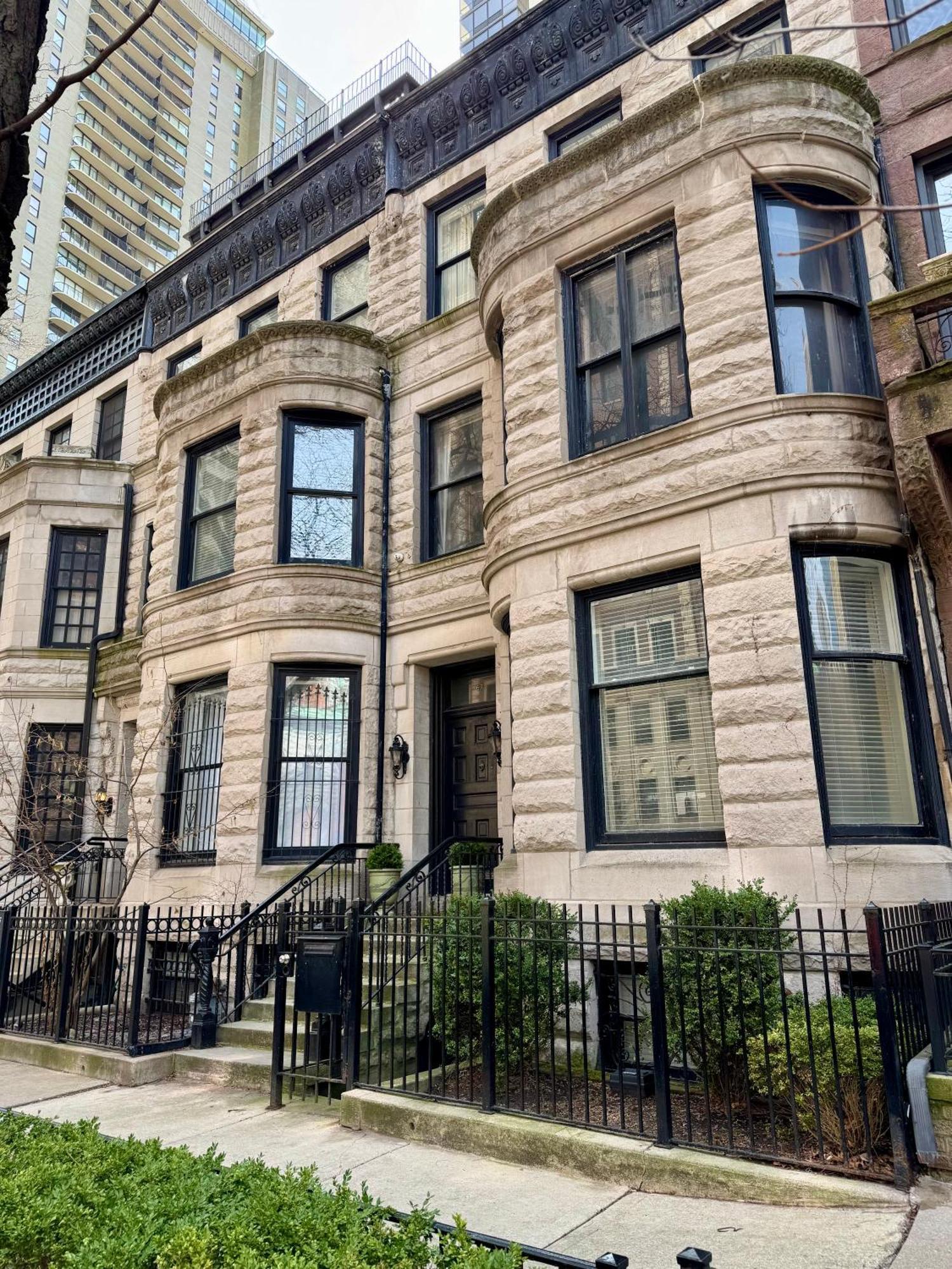 Spectacular Gilded Age 6 Bedroom Gold Coast Mansion With Deck Holiday home *