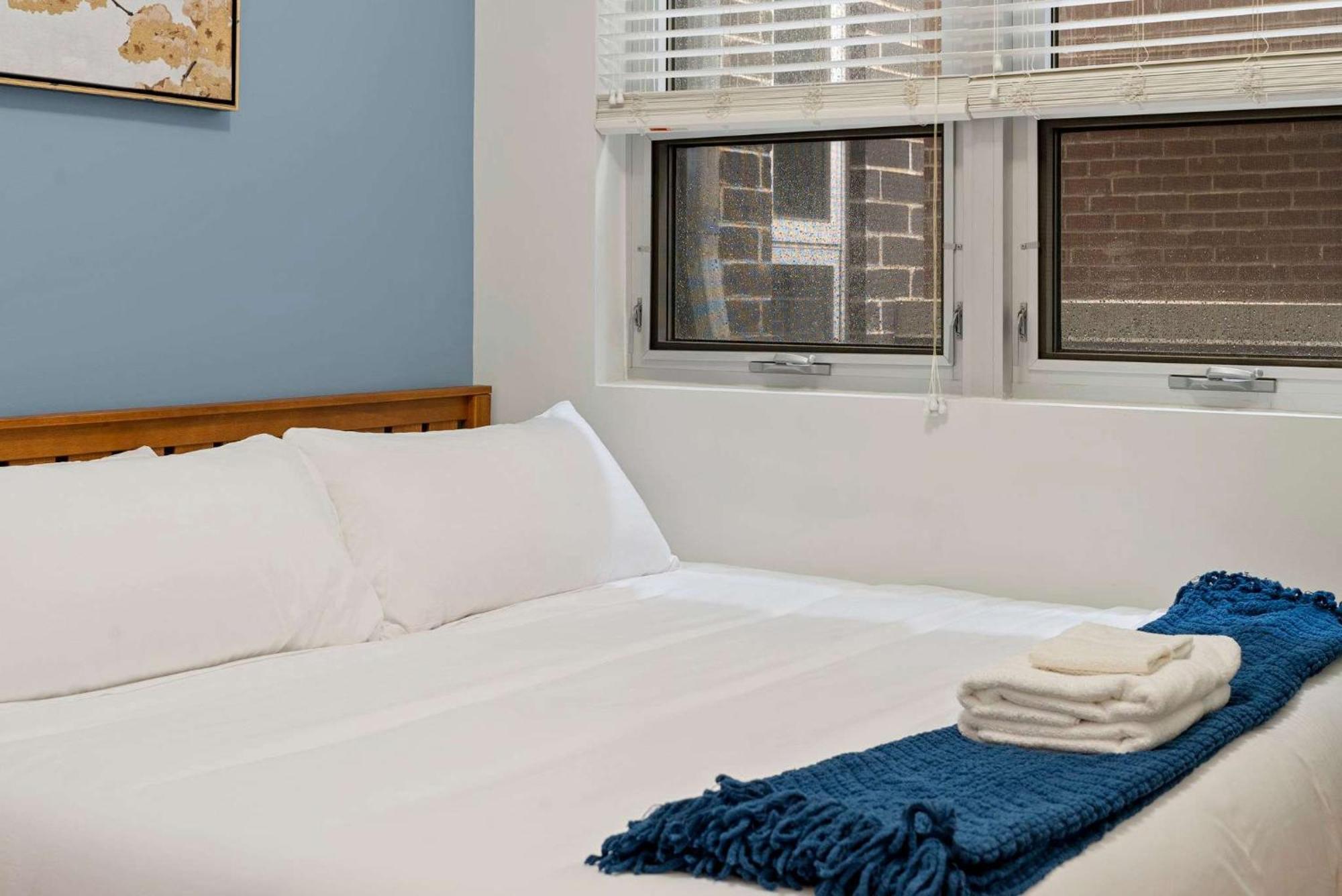 Apartment 1 Free Parking Gym Balcony Sleeps 12