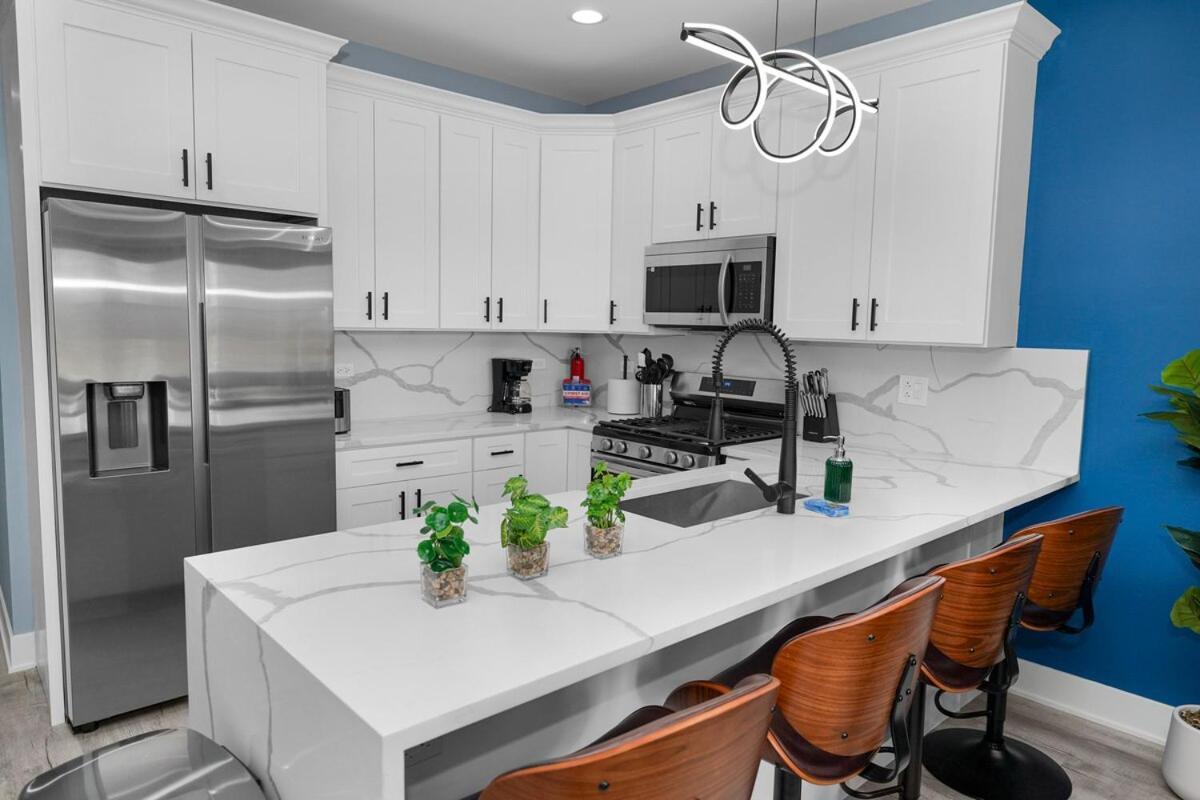 Stylish Cozy 3Br Retreat With Free Parking Near Pilsen Art Center, Douglas Park And University Of Illinois Chicago
