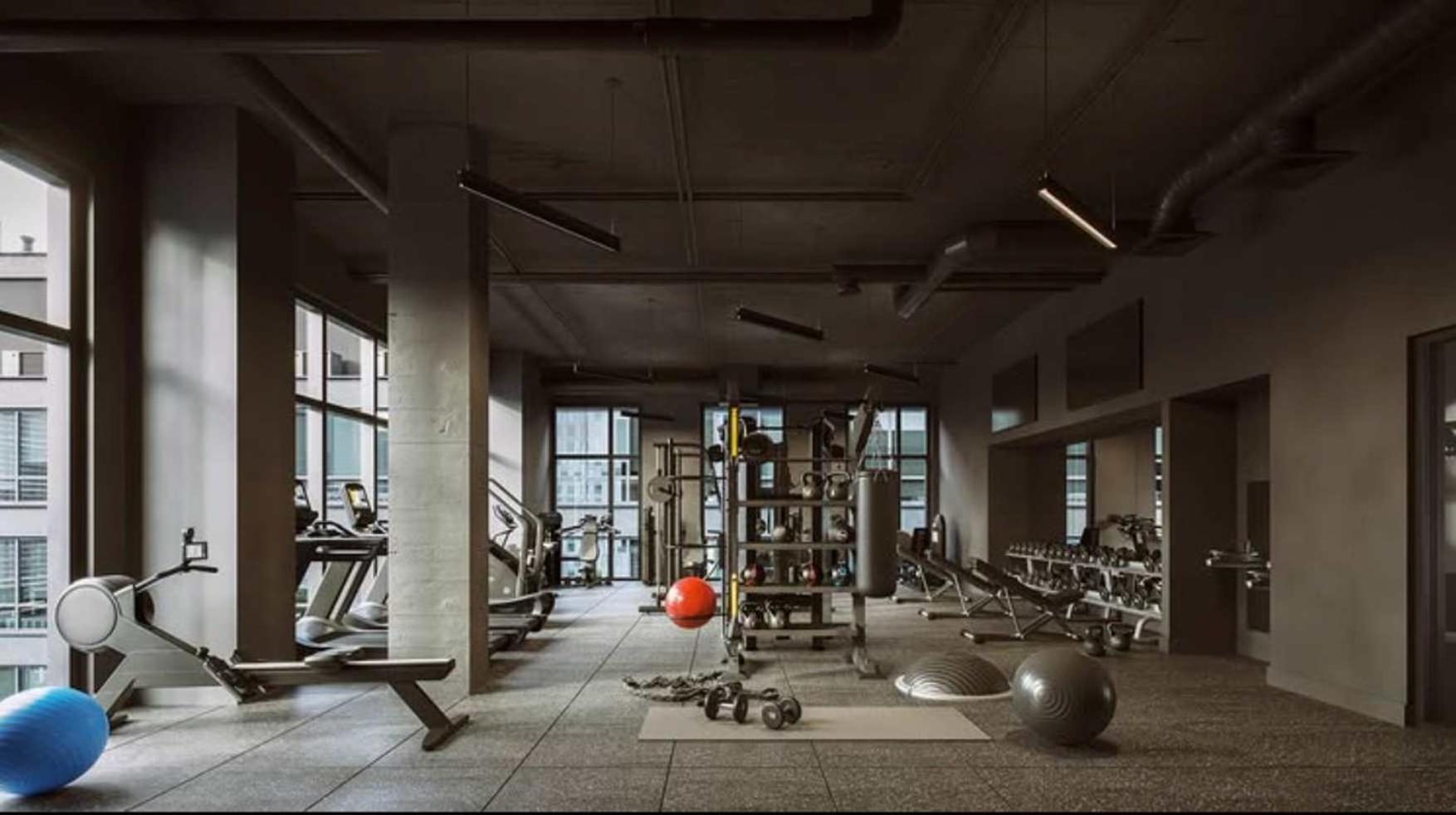 Apartment 3 Bed 3 Bath High Rise With Gym & Amenities Chicago
