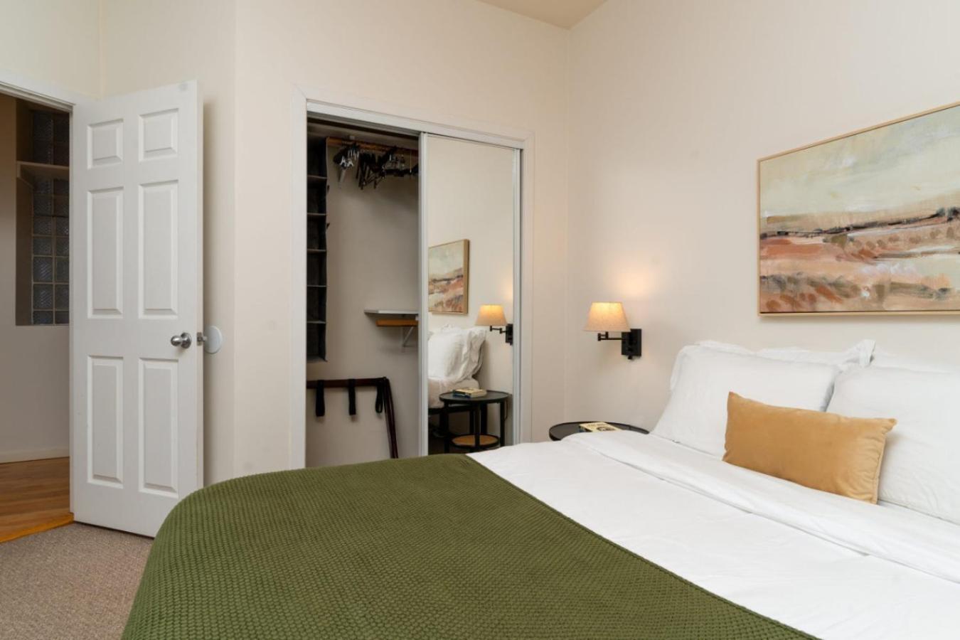 Wicker Park 2br Near Milwaukee Ave Apartment *