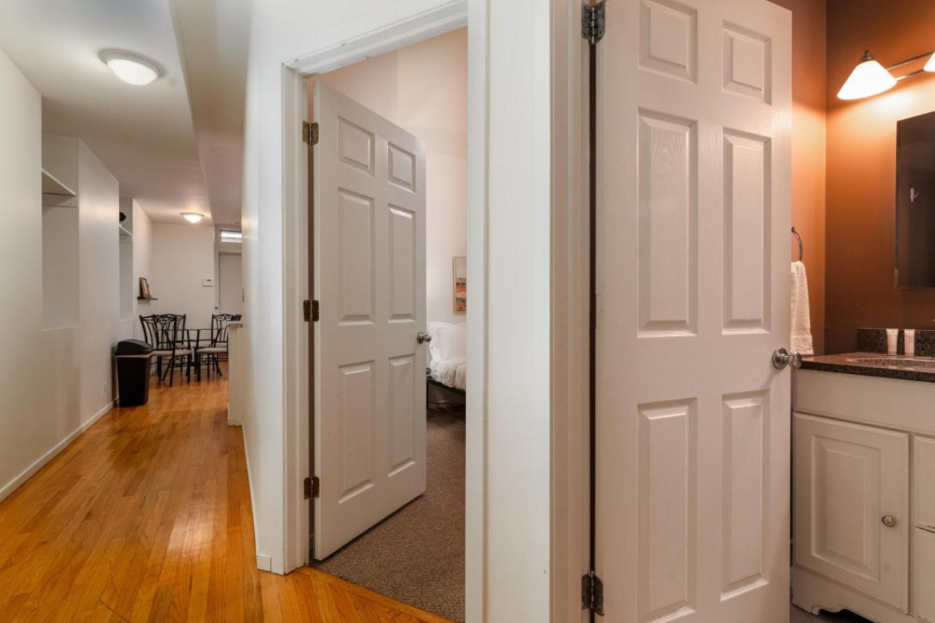 Apartment Wicker Park 2br Near Milwaukee Ave *