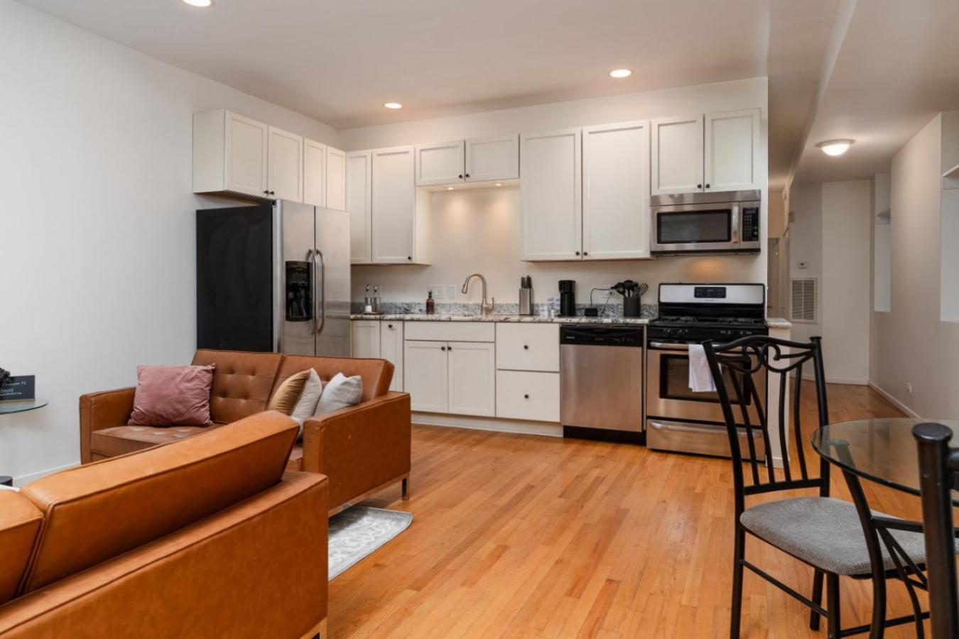 Wicker Park 2br Near Milwaukee Ave *