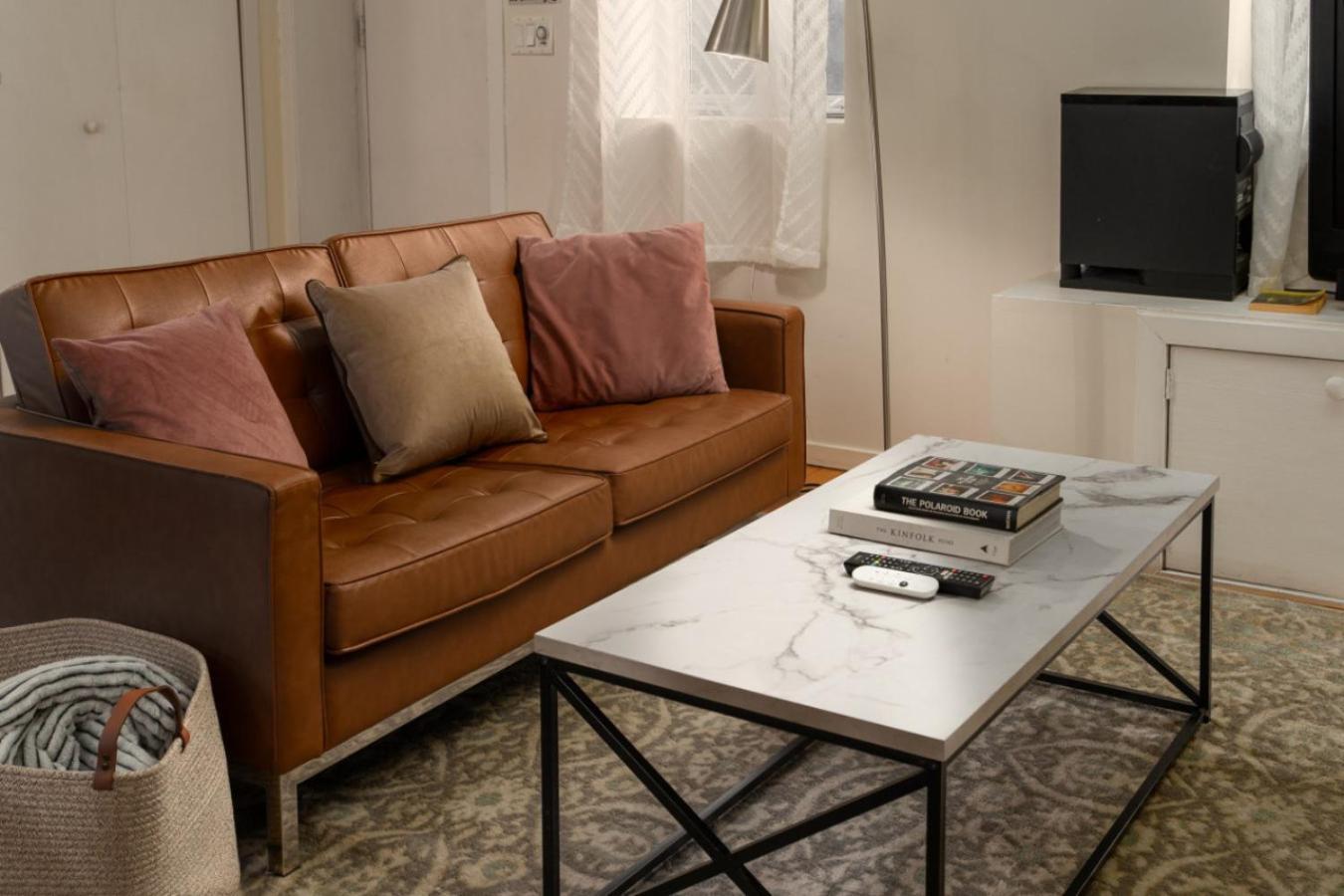 Wicker Park 2br Near Milwaukee Ave
