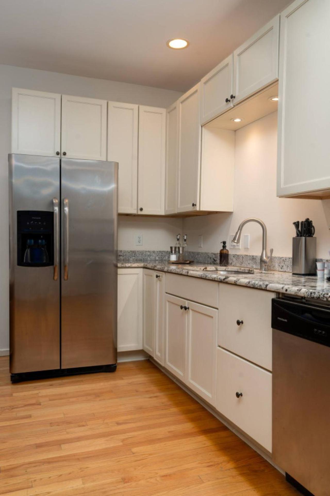 Wicker Park 2br Near Milwaukee Ave Apartment