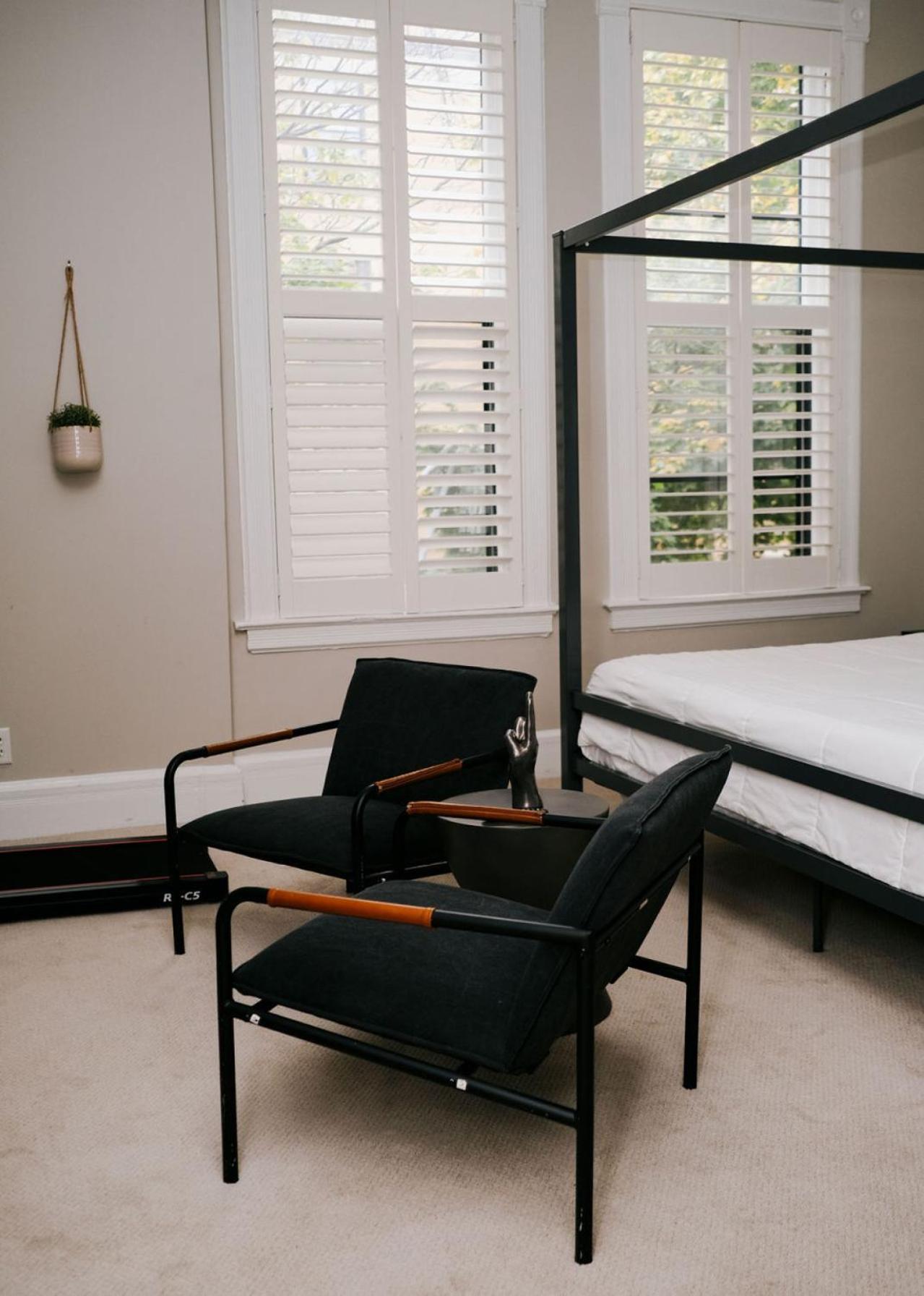 1 Rated 4br Lincoln Park House - King Bed