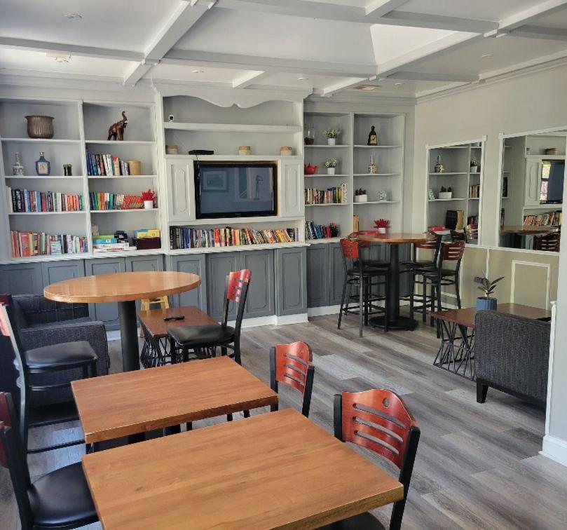 Parthenon Hostel