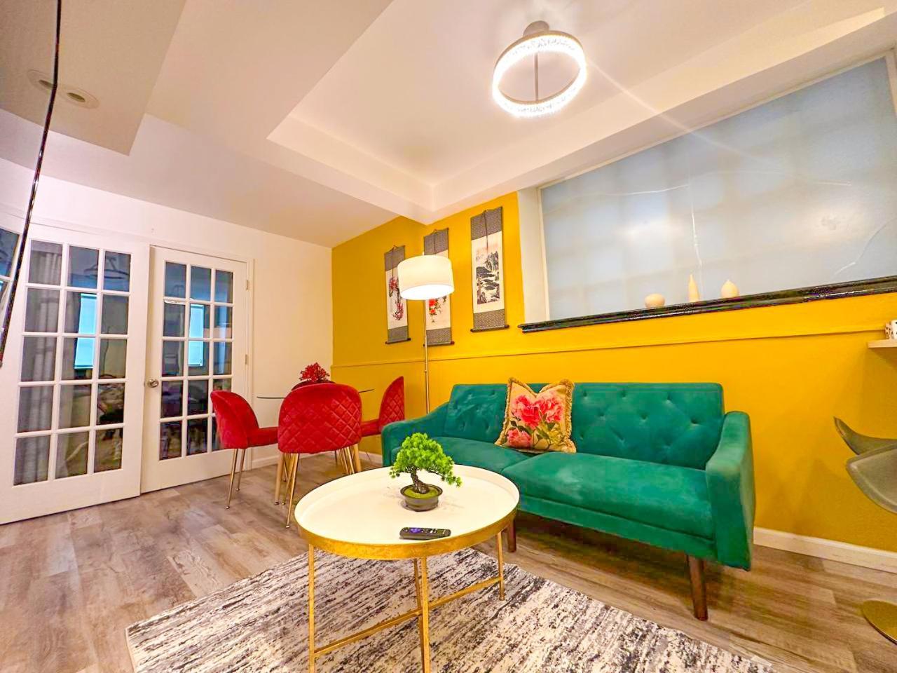 Apartment Japanese Themed 2bedroom In Gold Coast For Up To 4 Guests With Optional Valet Parking *