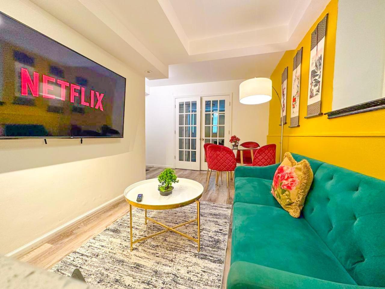 Japanese Themed 2bedroom In Gold Coast For Up To 4 Guests With Optional Valet Parking *