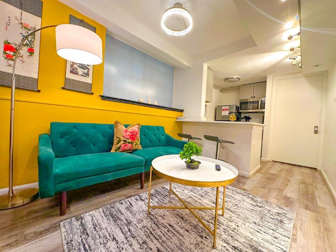 Japanese Themed 2bedroom In Gold Coast For Up To 4 Guests With Optional Valet Parking Chicago