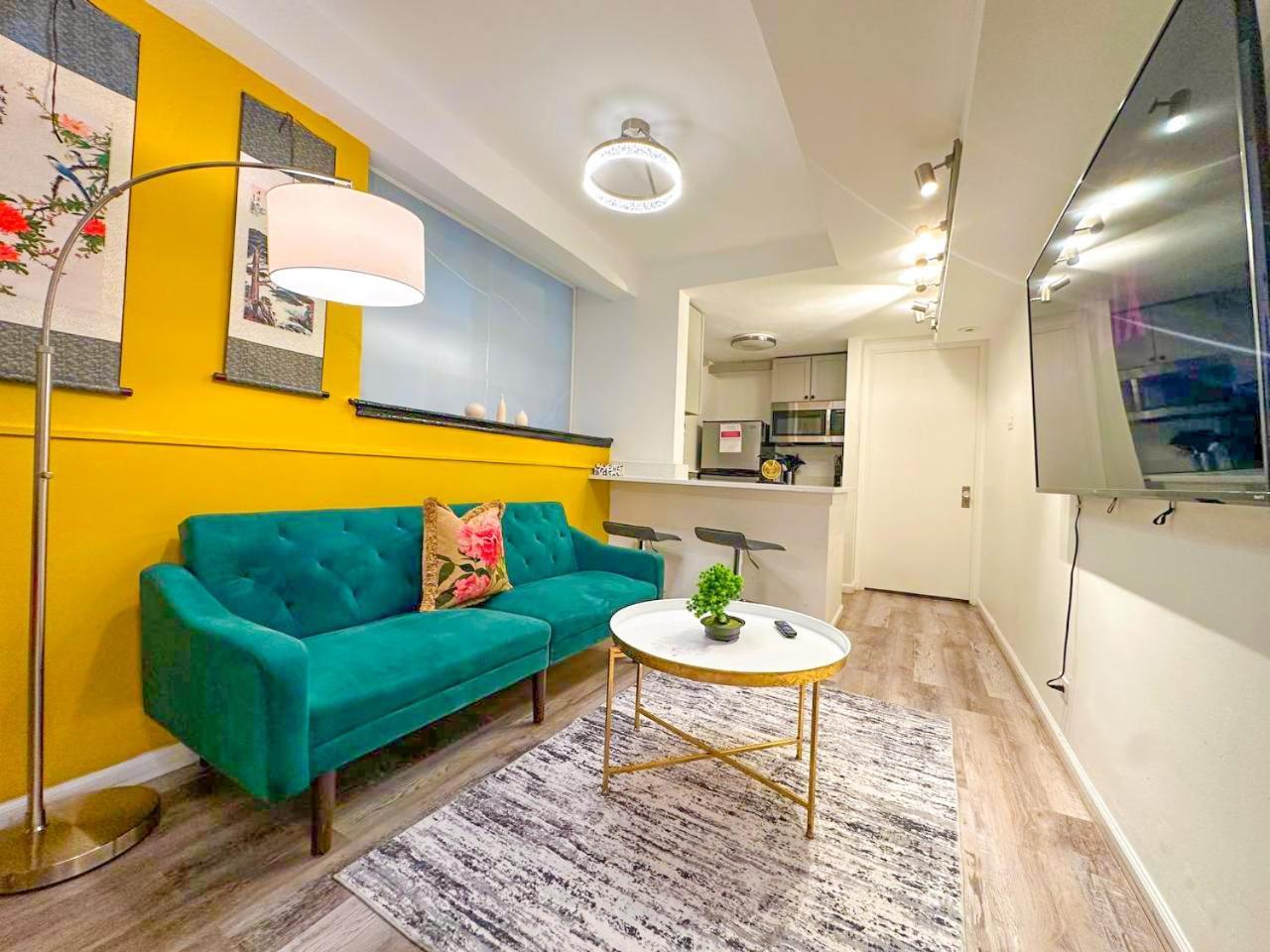 Apartment Japanese Themed 2bedroom In Gold Coast For Up To 4 Guests With Optional Valet Parking *