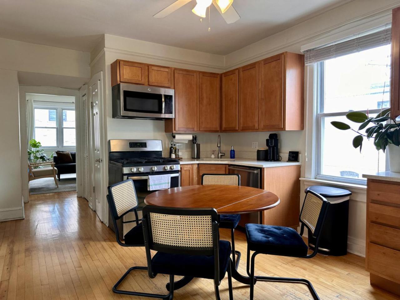 Bucktown 2br Near The 606 * Chicago