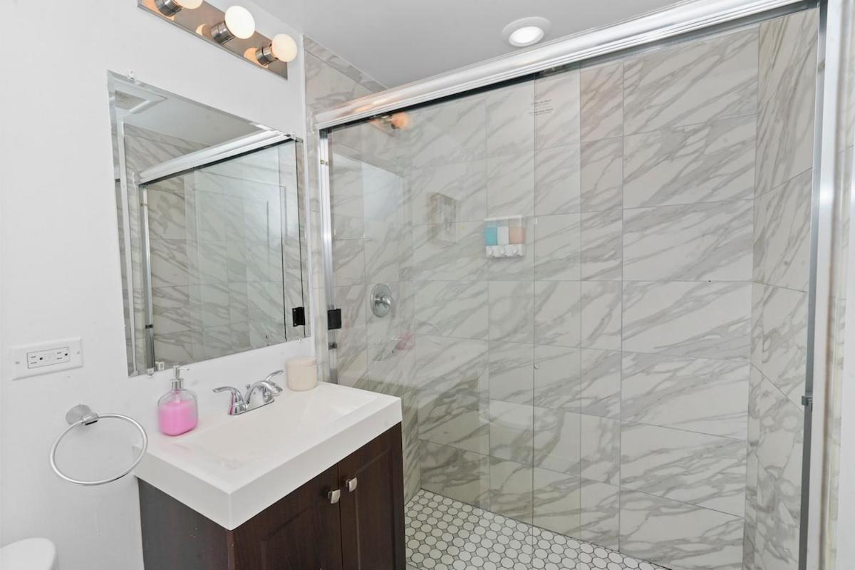 Modern 3br Unit Near Mccormick Place, Of Illinois And Soldier Field