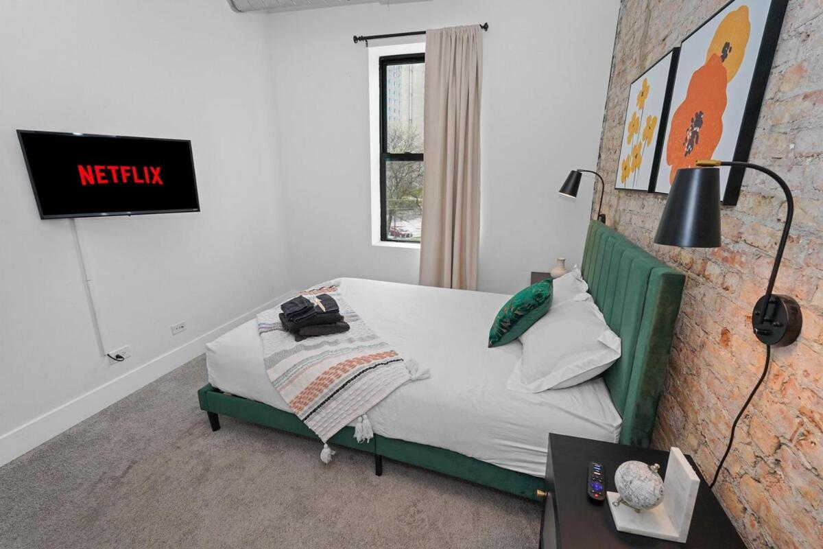 Apartment Modern 3br Unit Near Mccormick Place, Of Illinois And Soldier Field