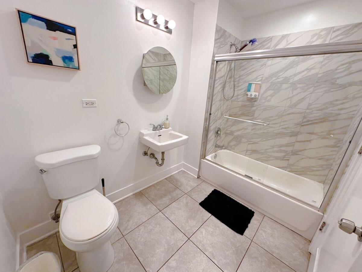 Modern 3br Unit Near Mccormick Place, Of Illinois And Soldier Field