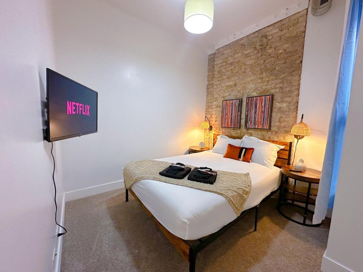 Modern 3br Unit Near Mccormick Place, Of Illinois And Soldier Field Apartment