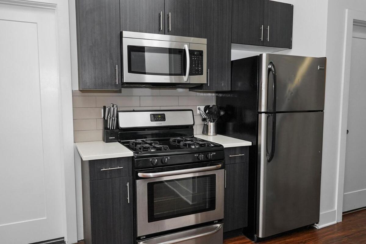 Modern 3br Unit Near Mccormick Place, Of Illinois And Soldier Field Apartment *
