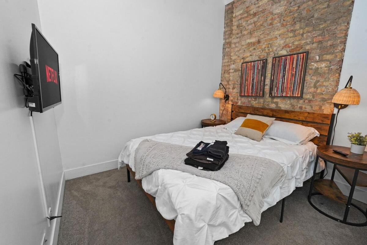 Modern 3br Unit Near Mccormick Place, Of Illinois And Soldier Field Apartment Chicago