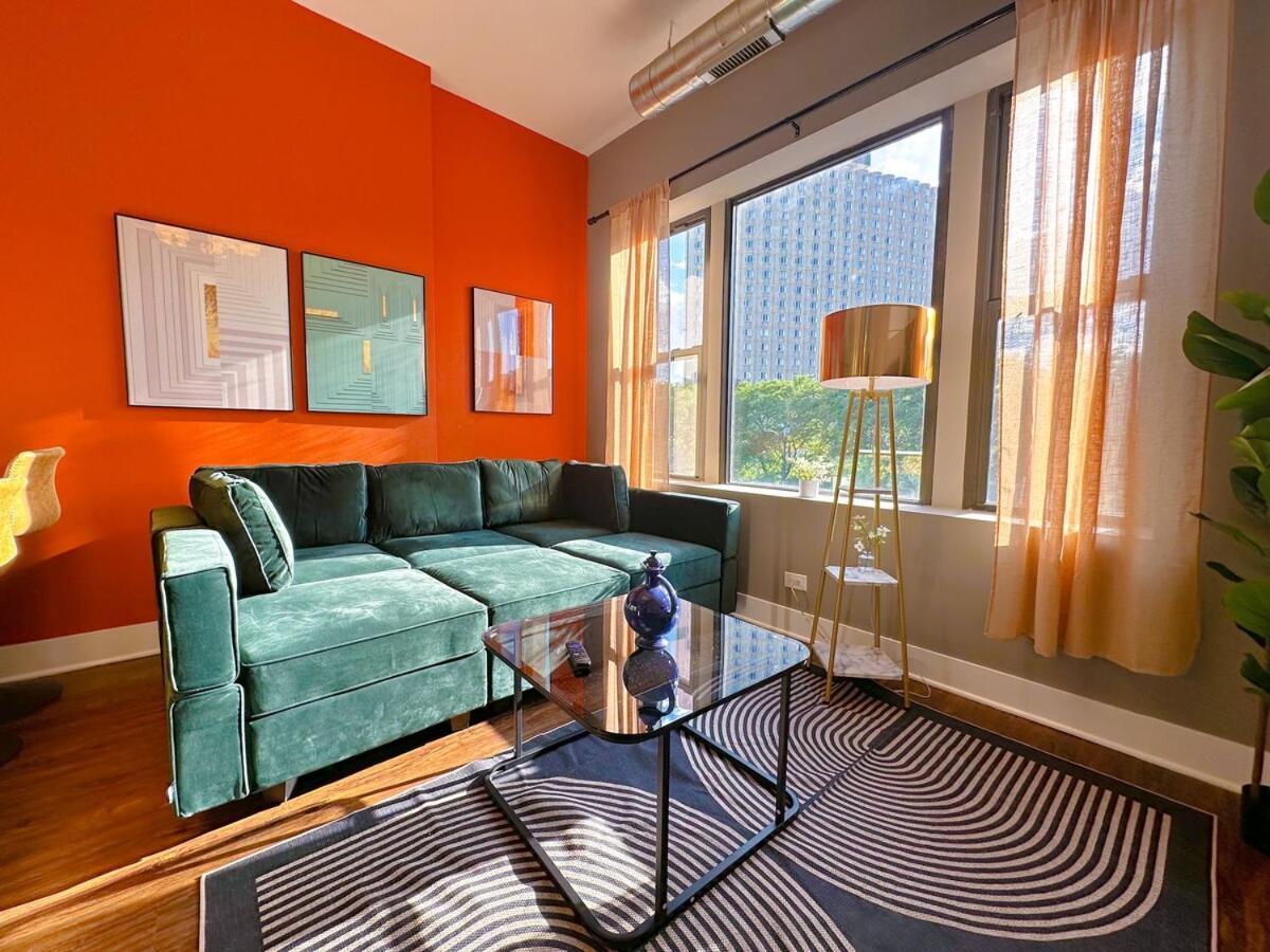Apartment Modern 3br Unit Near Mccormick Place, Of Illinois And Soldier Field Chicago
