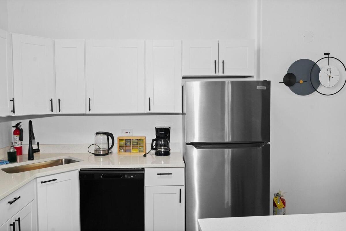 Spacious 6br Good For Groups And Sleeps 12 Near Chinatown, Mccormick & Lakefront Apartment *