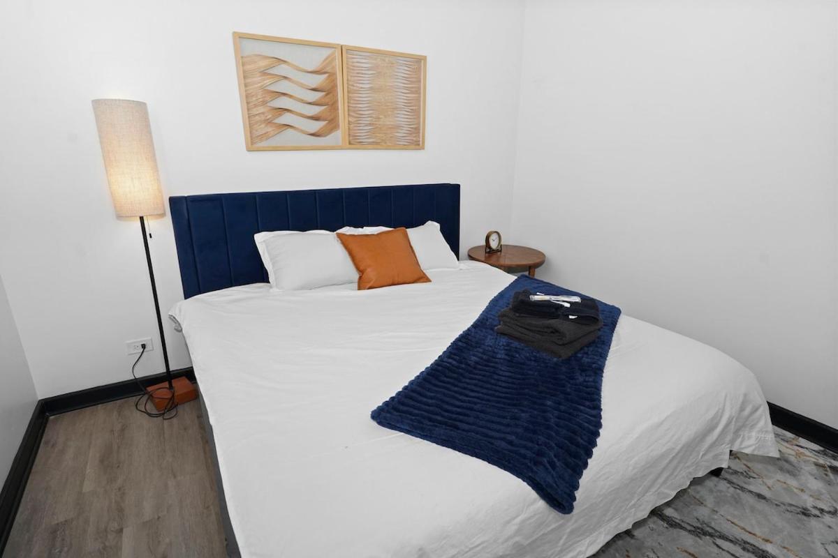 Spacious 6br Good For Groups And Sleeps 12 Near Chinatown, Mccormick & Lakefront Apartment Chicago