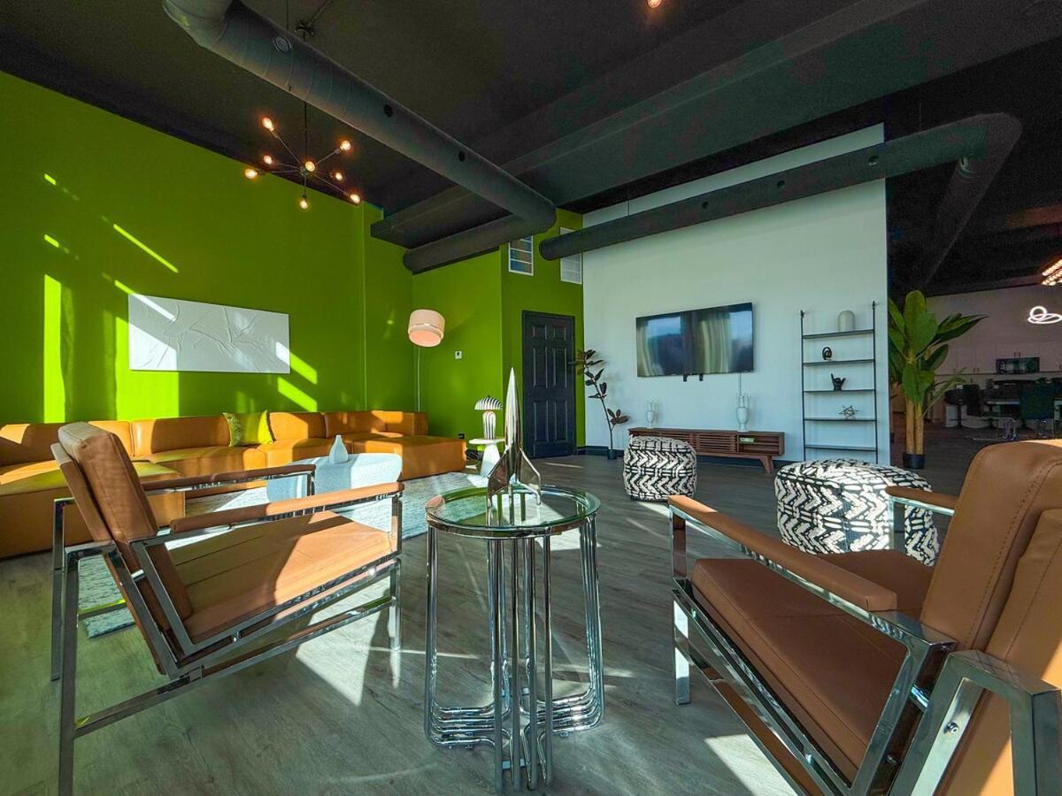 Spacious 6br Good For Groups And Sleeps 12 Near Chinatown, Mccormick & Lakefront Chicago