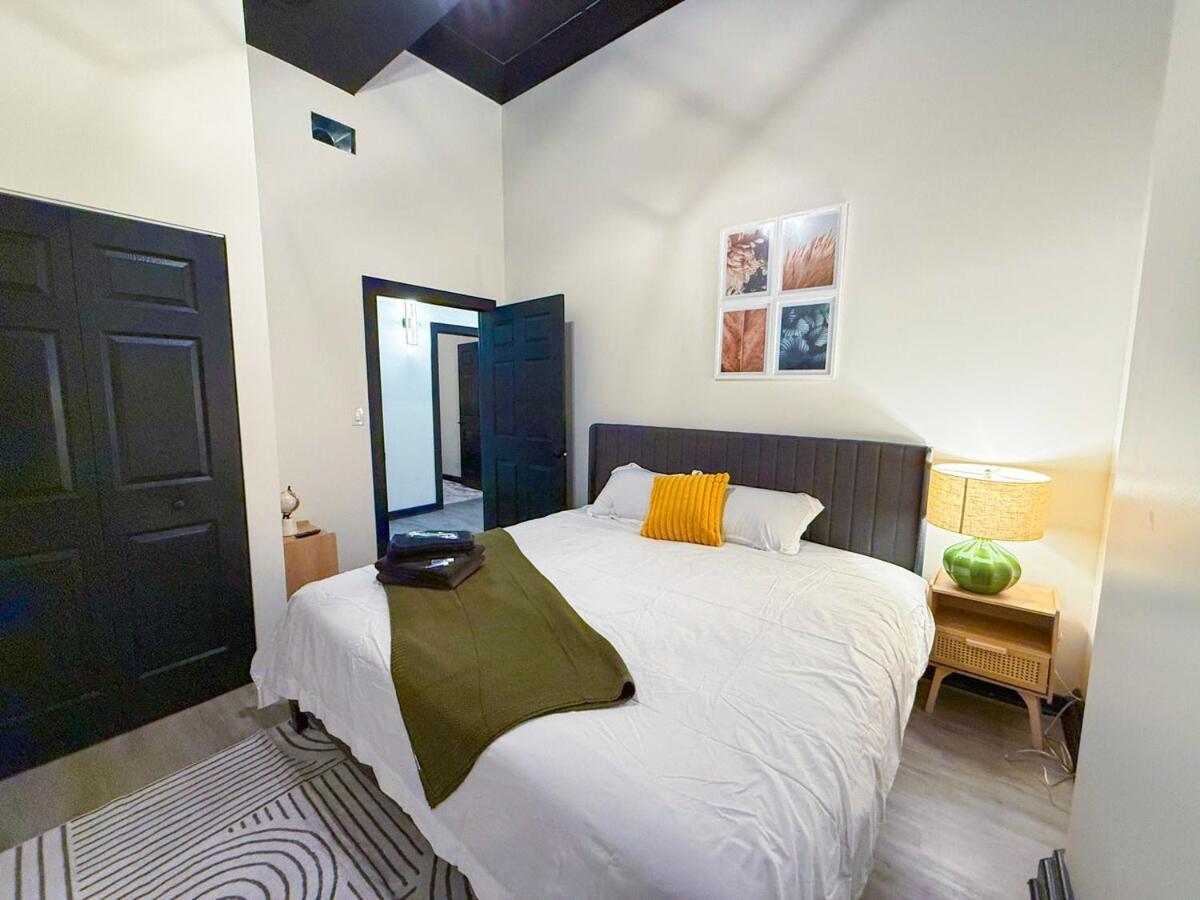 Spacious 6br Good For Groups And Sleeps 12 Near Chinatown, Mccormick & Lakefront *