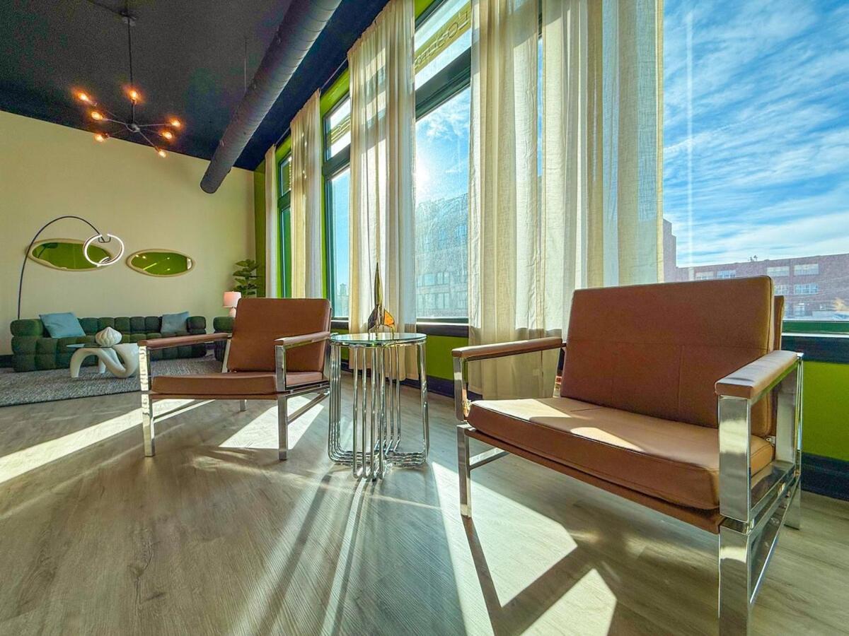 Spacious 6br Good For Groups And Sleeps 12 Near Chinatown, Mccormick & Lakefront Chicago