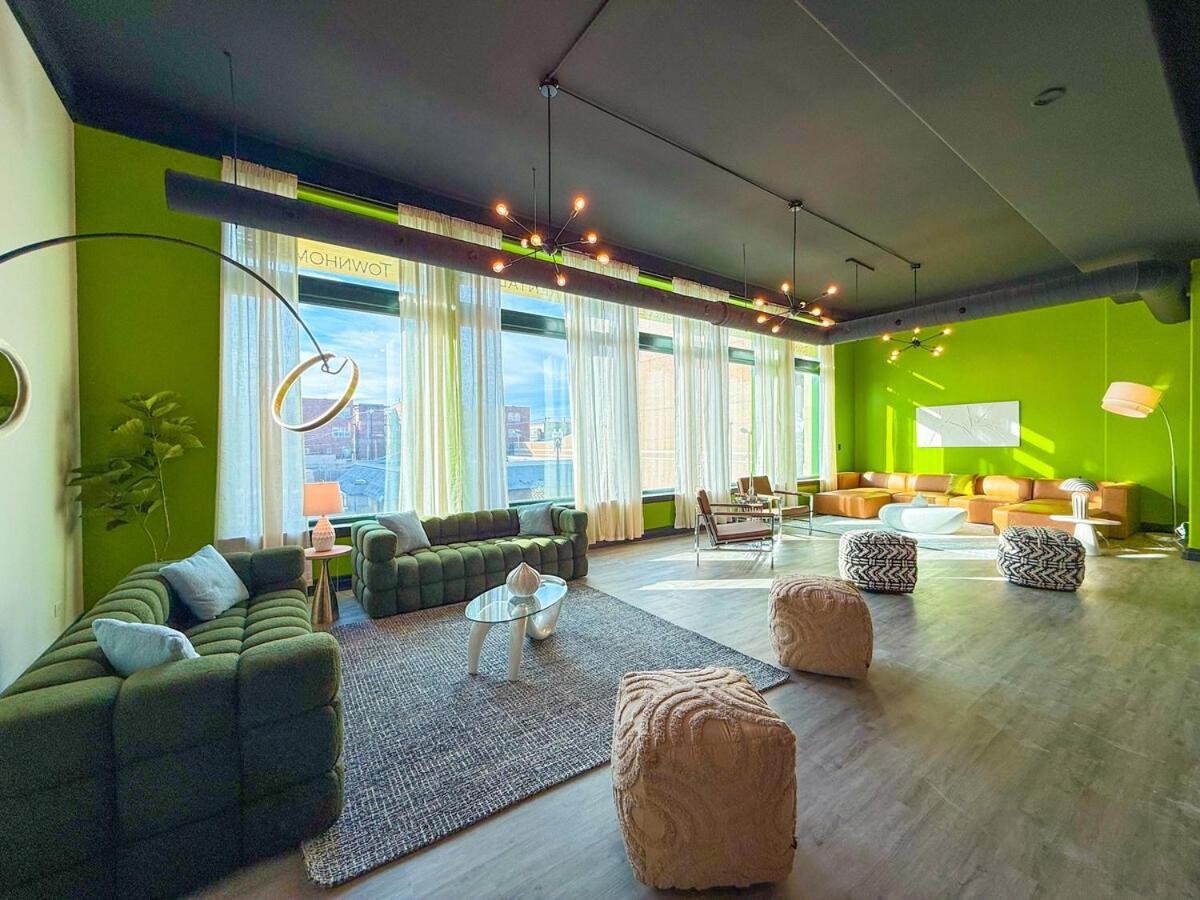 Apartment Spacious 6br Good For Groups And Sleeps 12 Near Chinatown, Mccormick & Lakefront