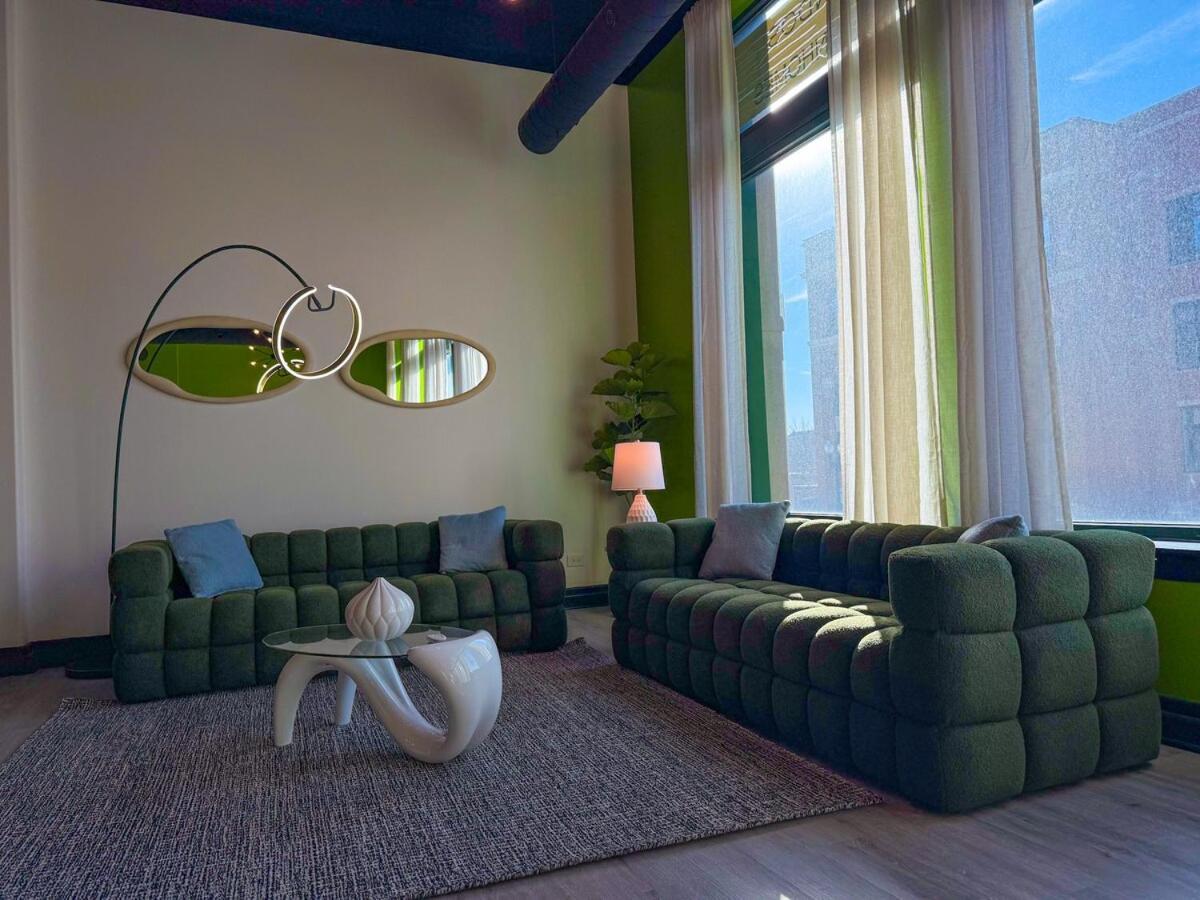 Apartment Spacious 6br Good For Groups And Sleeps 12 Near Chinatown, Mccormick & Lakefront *