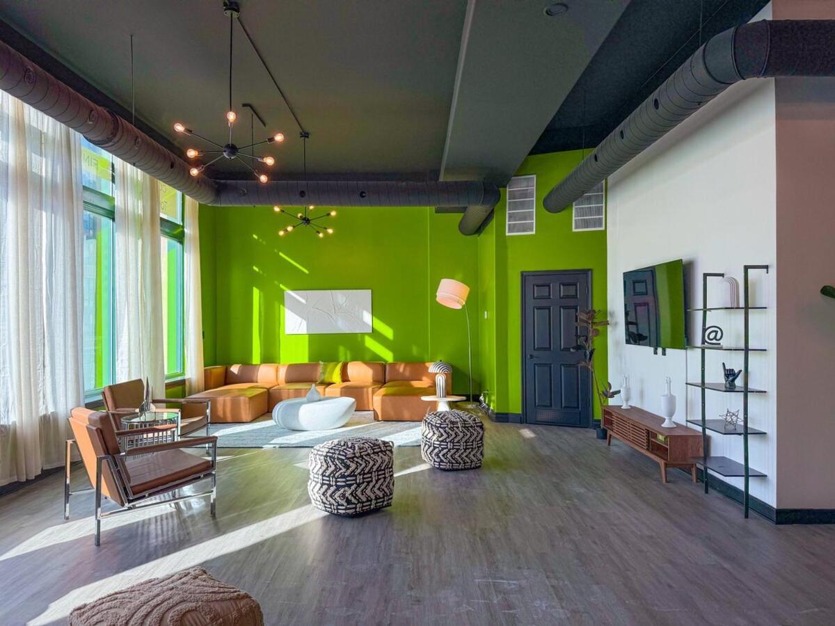 Spacious 6br Good For Groups And Sleeps 12 Near Chinatown, Mccormick & Lakefront Chicago
