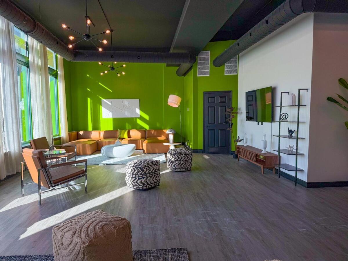 Apartment Spacious 6br Good For Groups And Sleeps 12 Near Chinatown, Mccormick & Lakefront