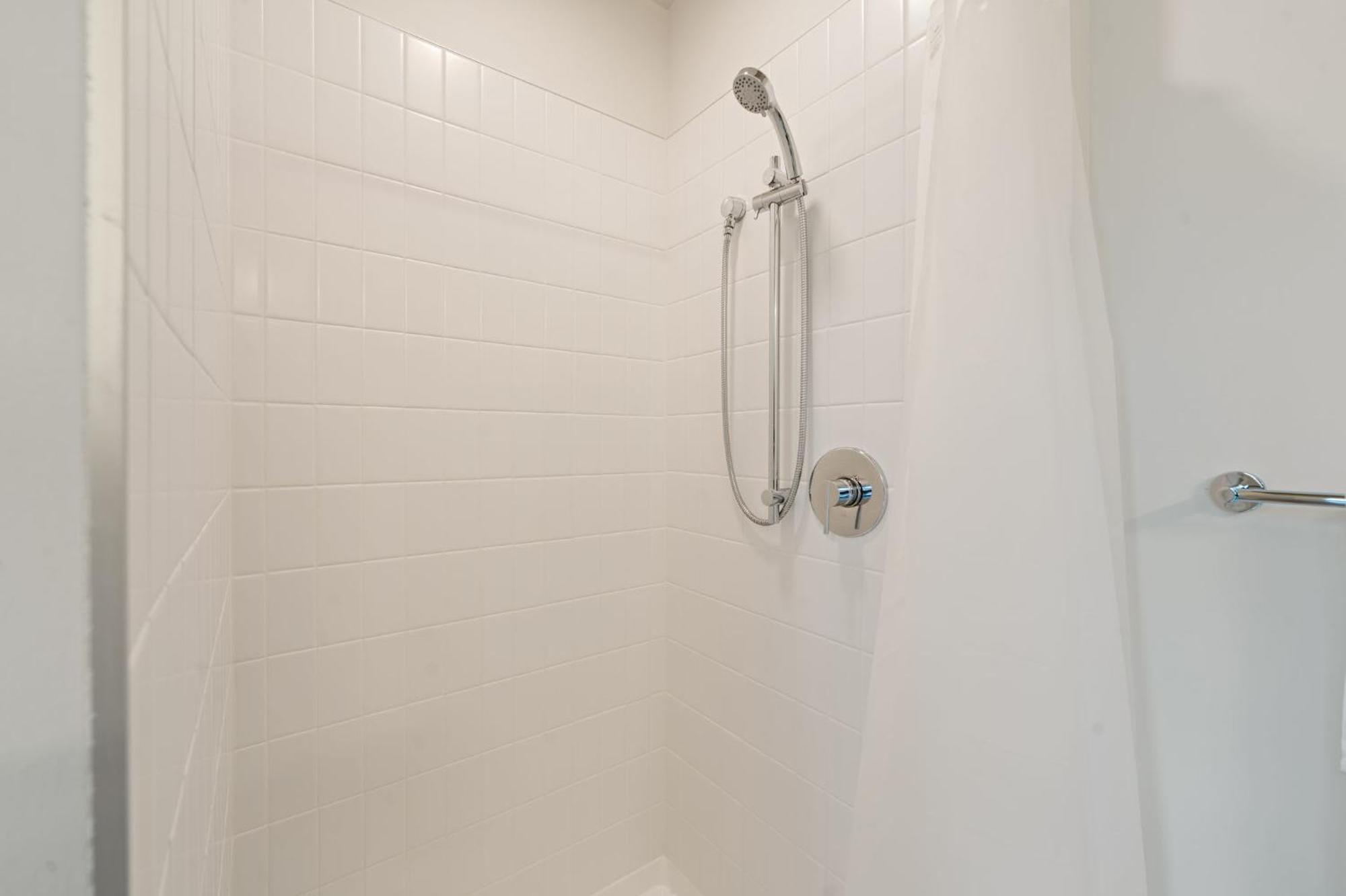 Luxury 3 Bed 3 Bath High Rise With Gym & Amenities Apartamento