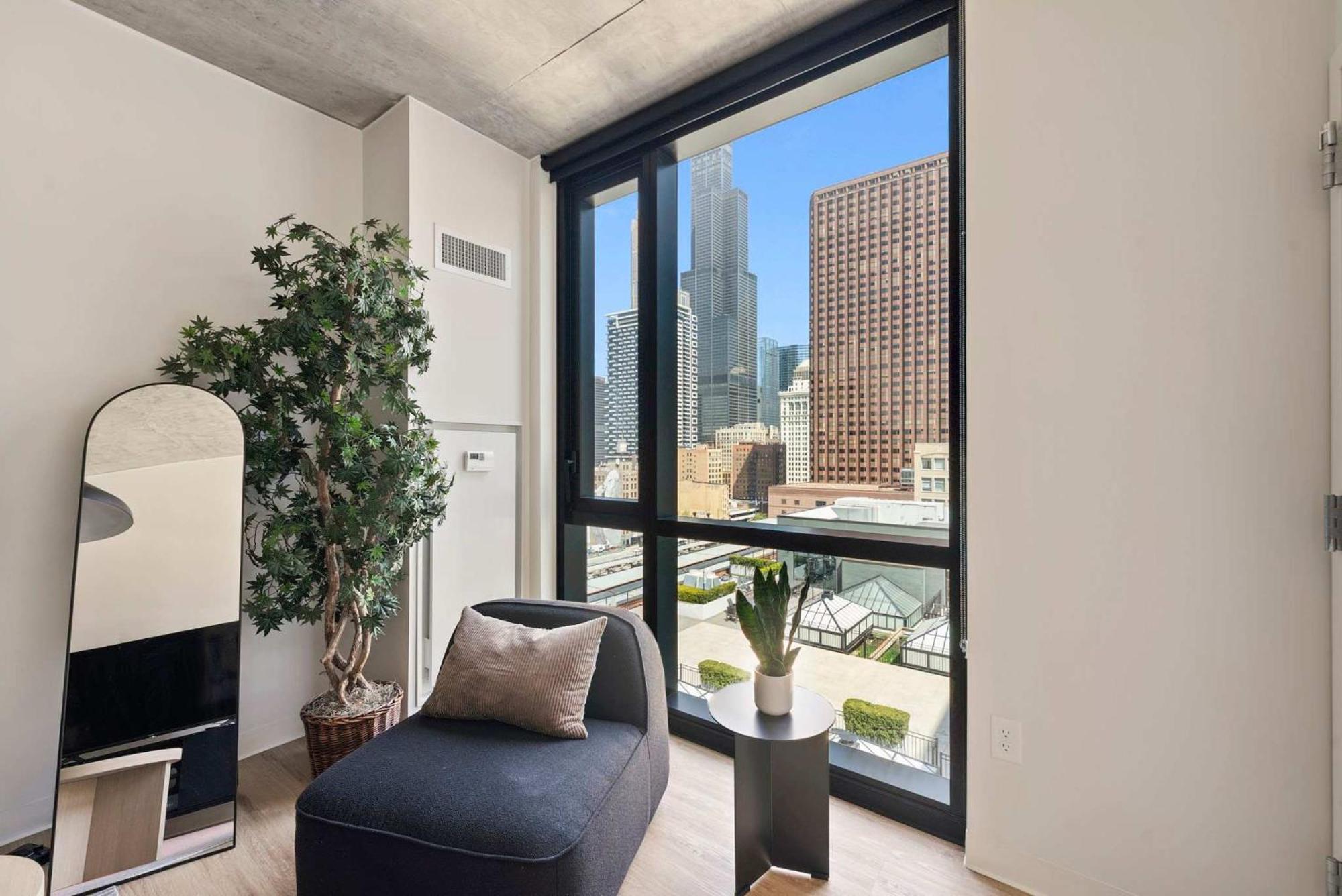 Apartment Luxury 3 Bed 3 Bath High Rise With Gym & Amenities Chicago