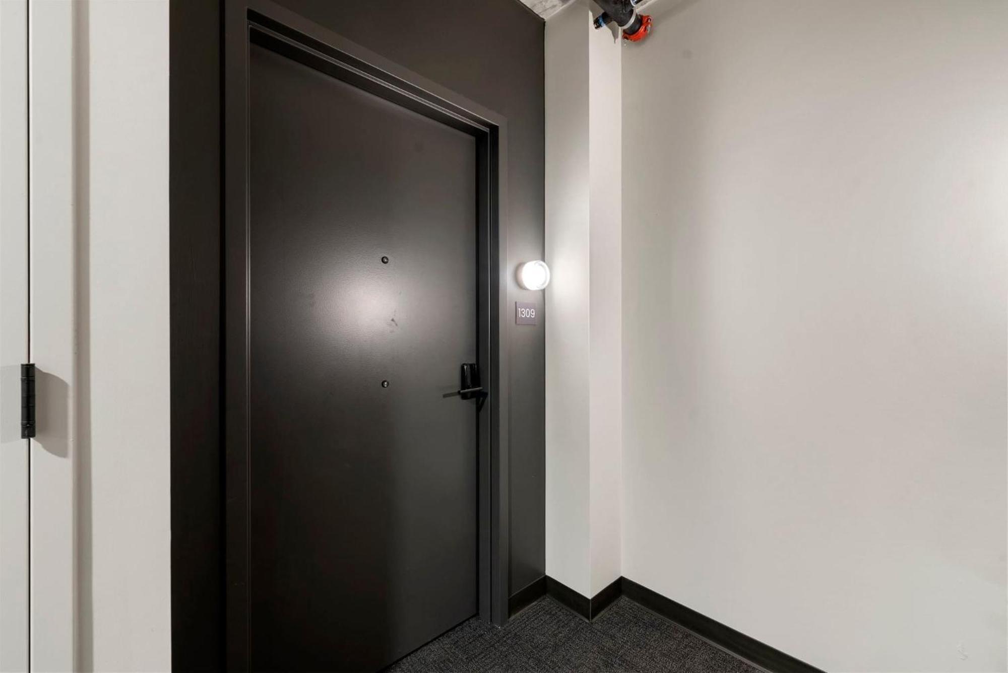 Luxury 3 Bed 3 Bath High Rise With Gym & Amenities Apartamento *