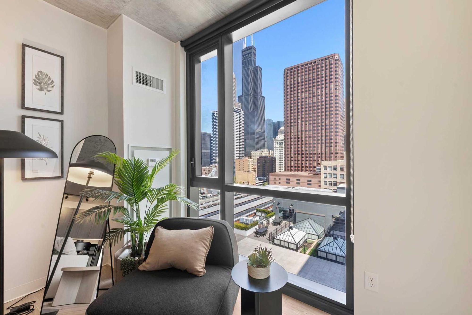 Lux 3 Bed 3 Bath High Rise With Gym & Amenities Chicago