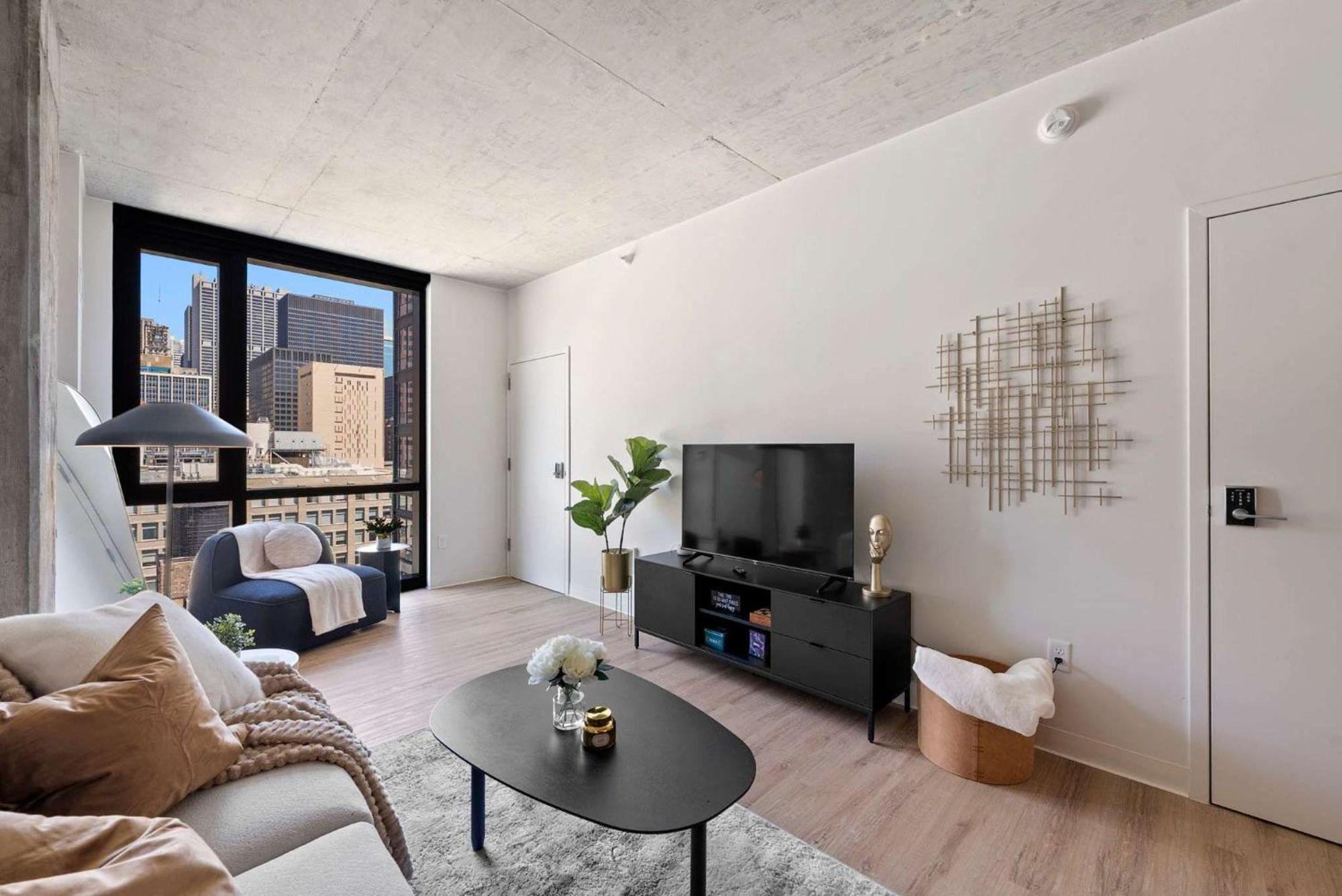 Apartment 3 Bed 3 Bath High Rise With Gym & Amenities Chicago