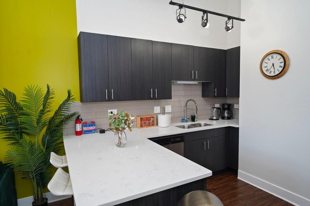 Modern 3Br South Loop Stay Near Mccormick Place & Soldier Field Walk To Downtown *