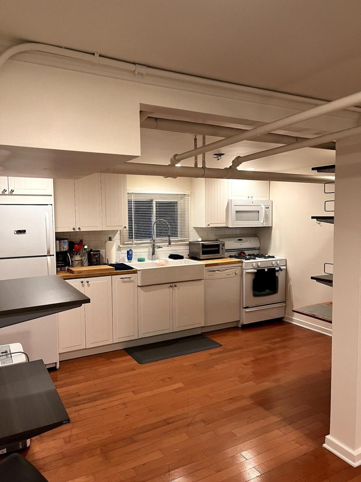 Comfy Garden In Andersonville Apartment *