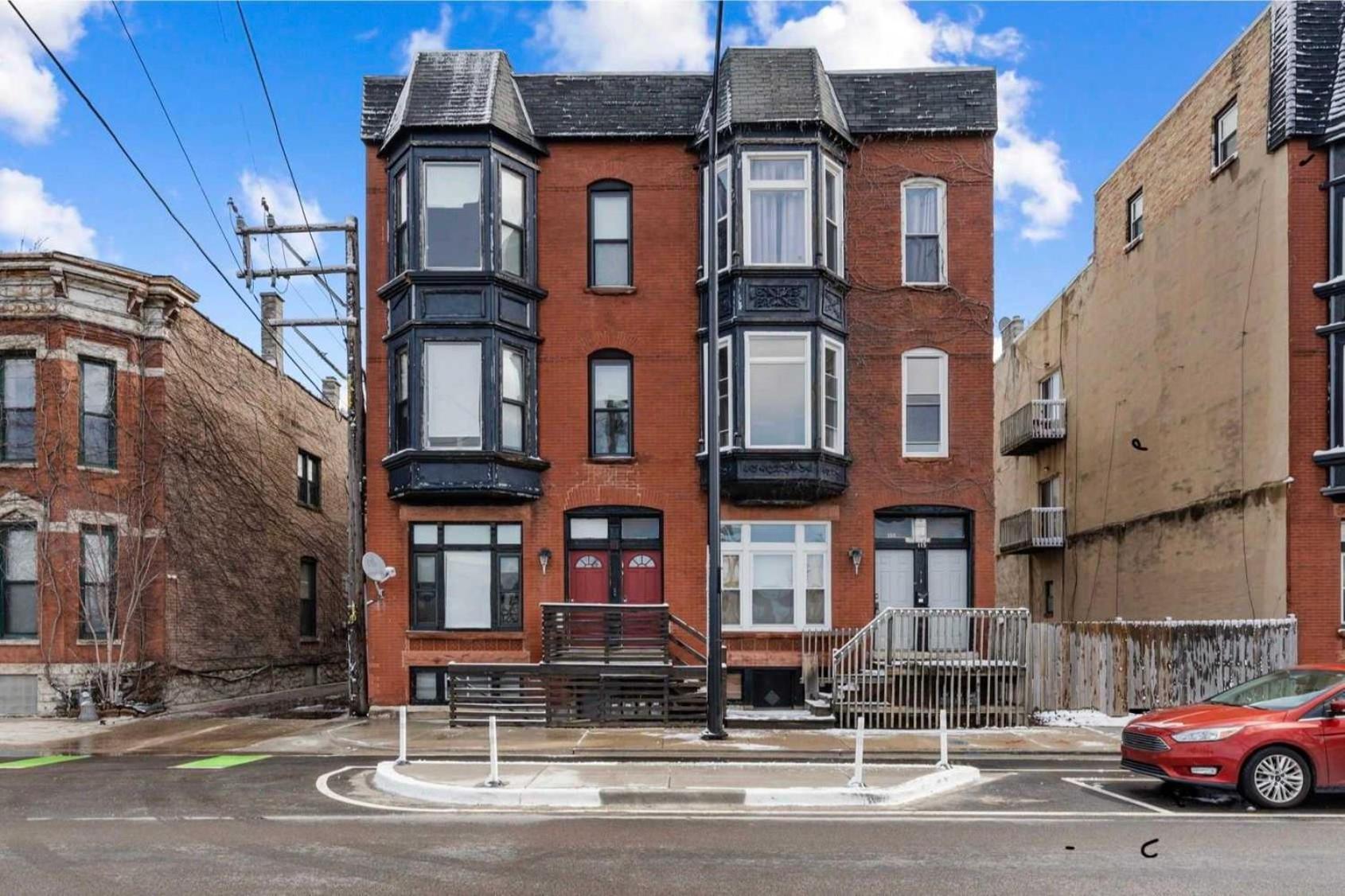 Cozy 2 Bed By West Loop With Parking & Laundry