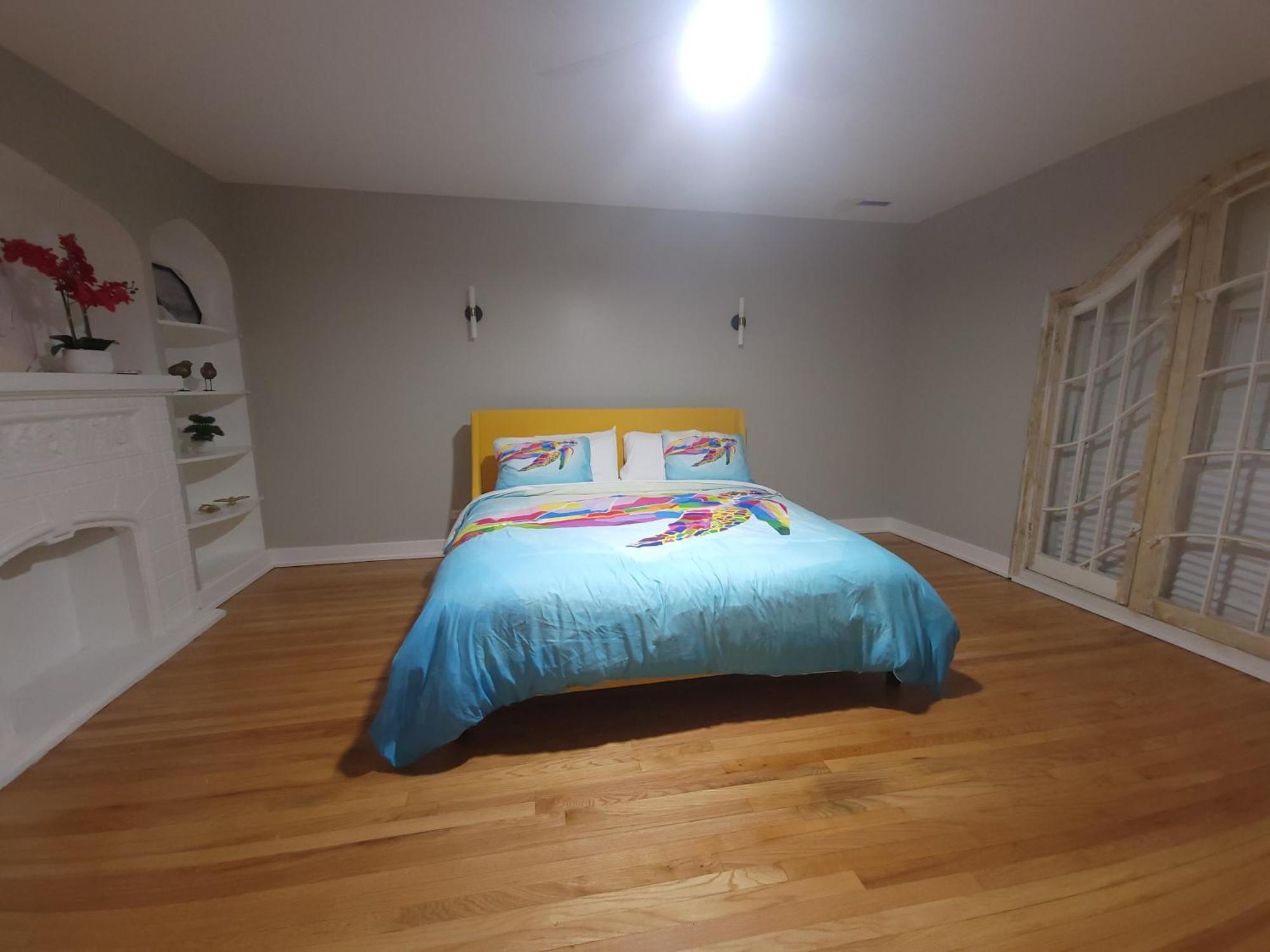Beautiful 4 Bedroom 2 Bathroom Near Everything * Chicago