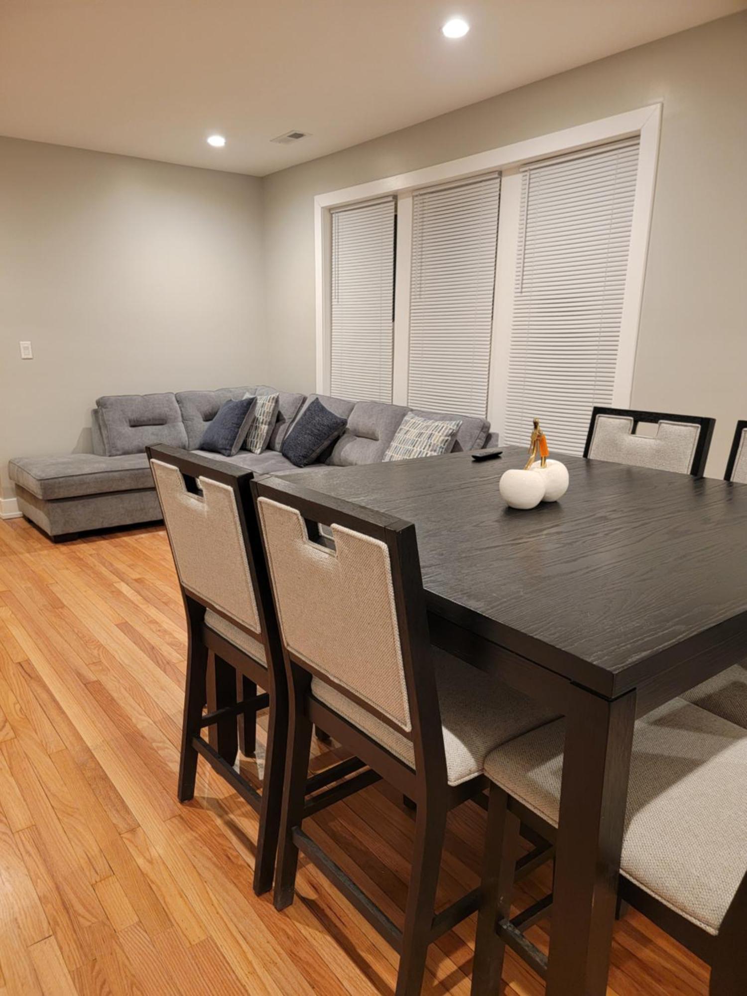 Apartment Beautiful 4 Bedroom 2 Bathroom Near Everything Chicago