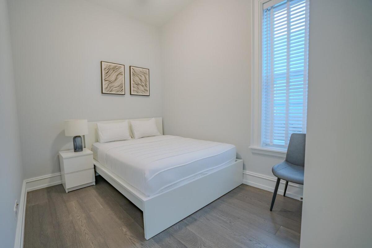 Pristine Gold Coast 3bd2ba Free Parking Chicago
