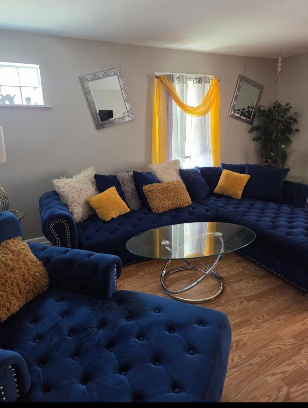 Apartment A Cozy Escape Spacious 3-bedroom With Extra Relaxing Area *