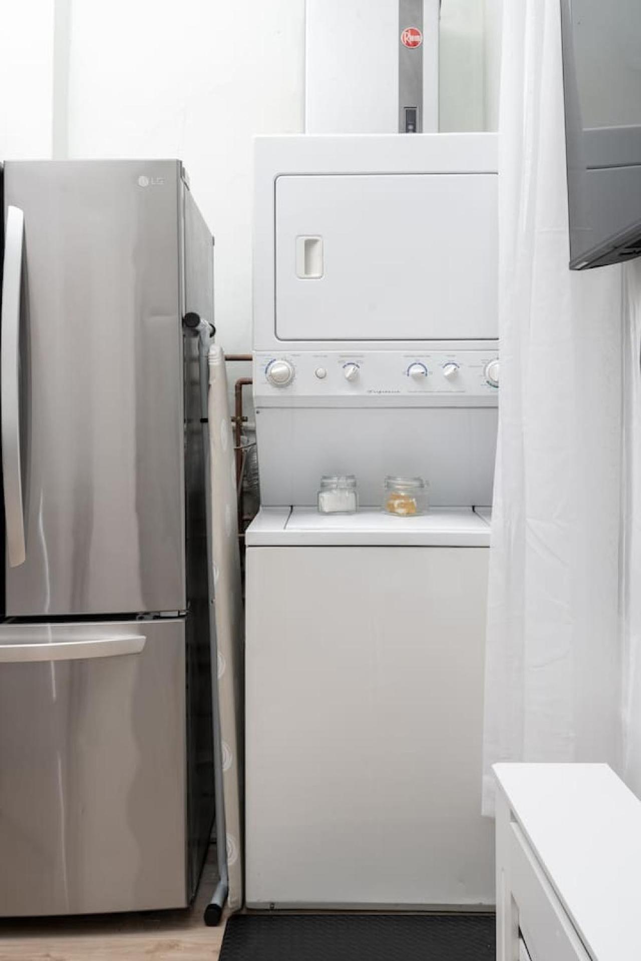 Dwntn 10mins And Sleeps 10 In Vintage And Free Parking Apartment Chicago