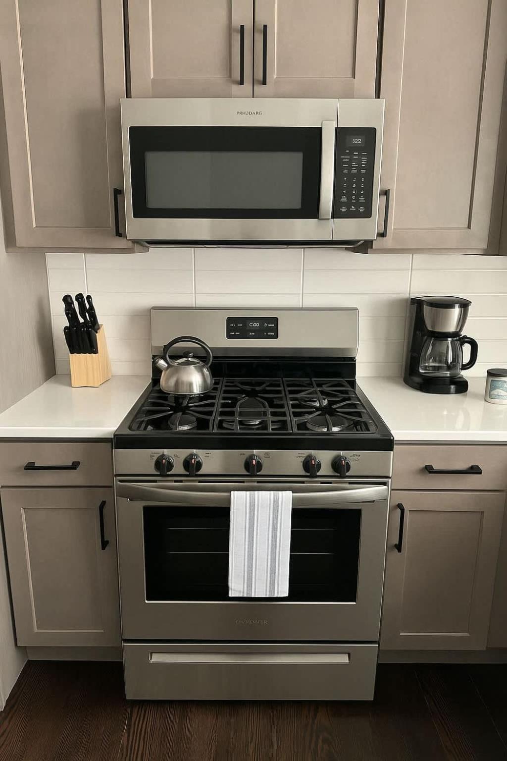 Modern 2br Haven In - Cullom C1 Apartment Chicago