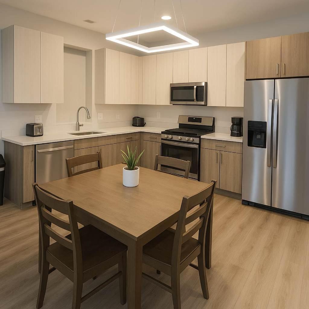 Sleek Style 3br Haven - Free Parking - Ashland 2n Apartment