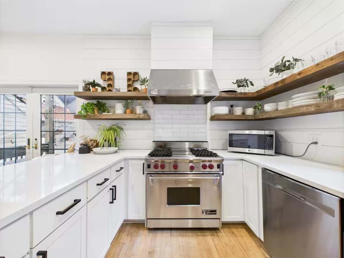 Spacious 4br With Outdoor Oasis