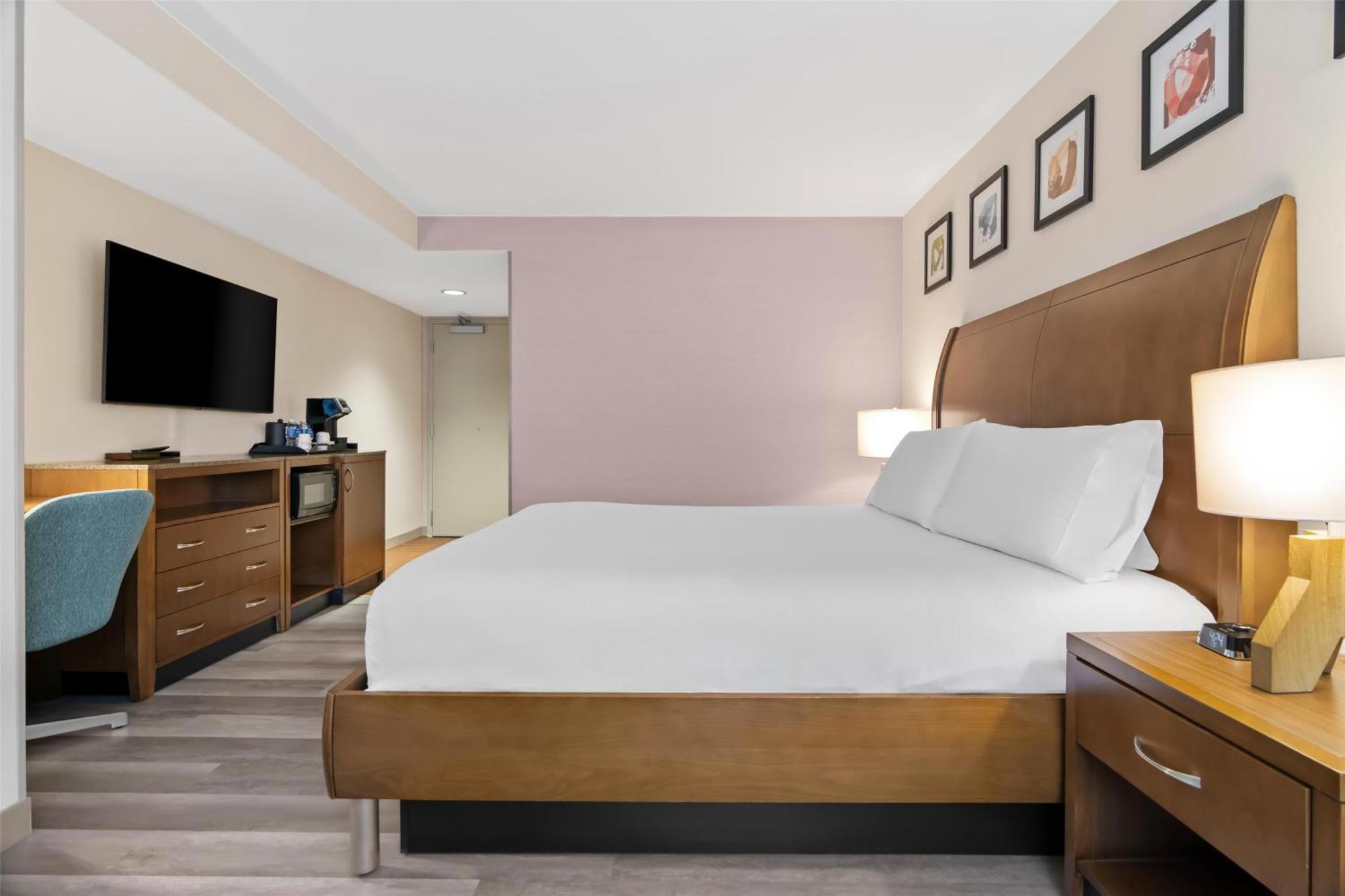 Hilton Garden Downtown Riverwalk Hotel 3*
